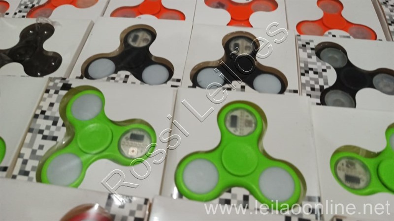 Leilão Online - LOTE CONTENDO 100 UNIDADES DE SPINNER VÁRIOS MODEL