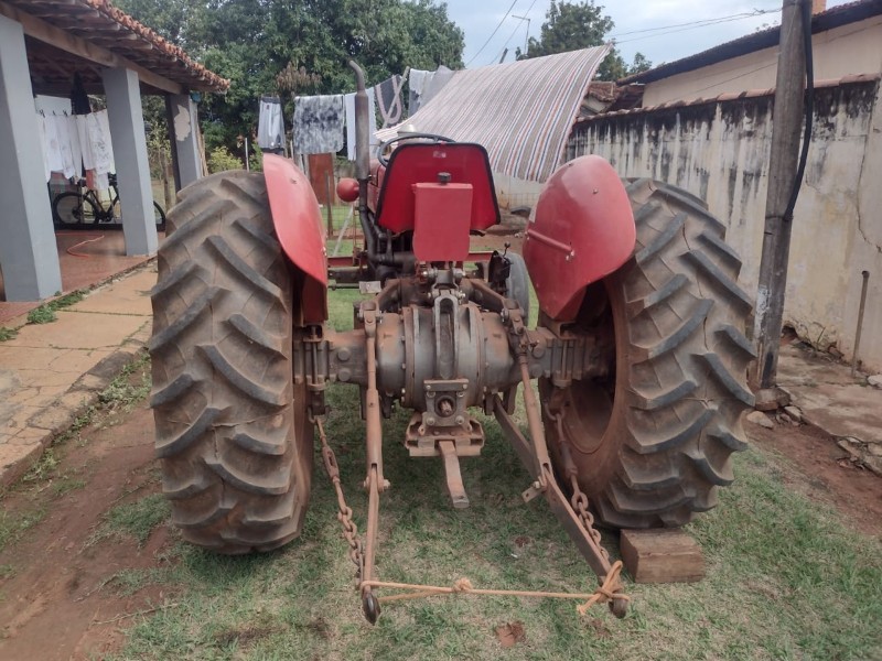 Leilão Online - TRATOR MASSEY FERGUSON 65X; ANO 73; CANELA QUADRADA;