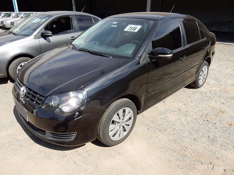 polo sedan 2013 preto