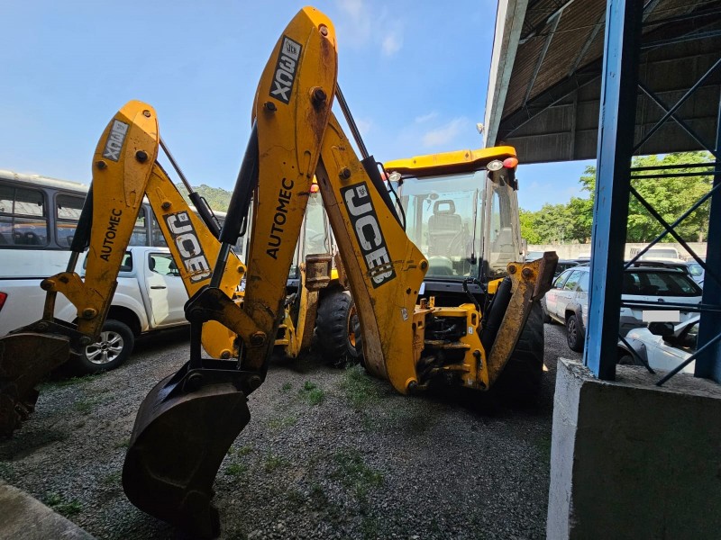 Leilão Online - RETROESCAVADEIRA JCB; MODELO 3CX 4X4; ANO 2016; EMPLA