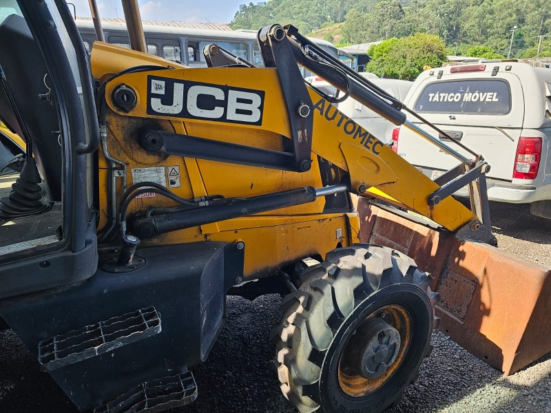 Leilão Online - RETROESCAVADEIRA JCB; MODELO 3CX 4X4; ANO 2016; EMPLA