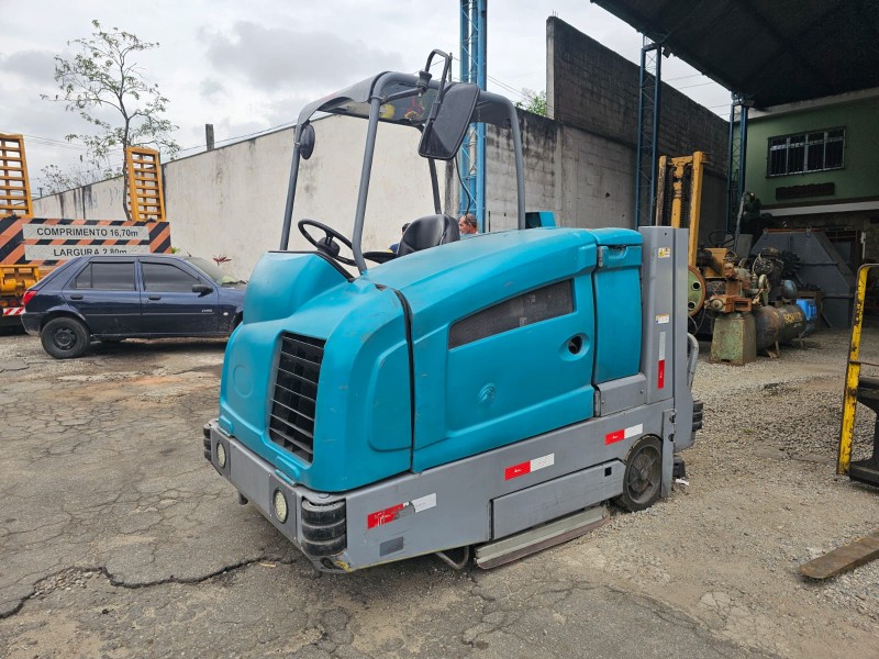 veja o vídeo!! VARREDEIRA TENNANT - FUNCIONANDO