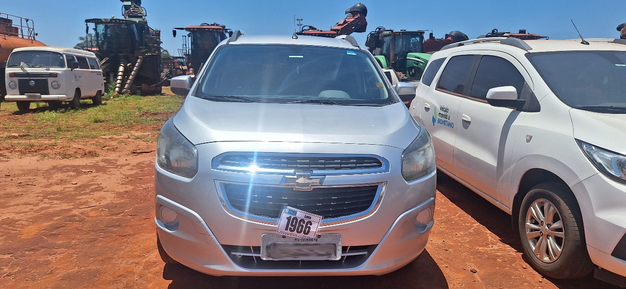 CHEVROLET SPIN 1.8L MT LT - ANO: 2015/2016 - PRATA - EQP. 02001242 - LOC. IVINHEMA/ MS