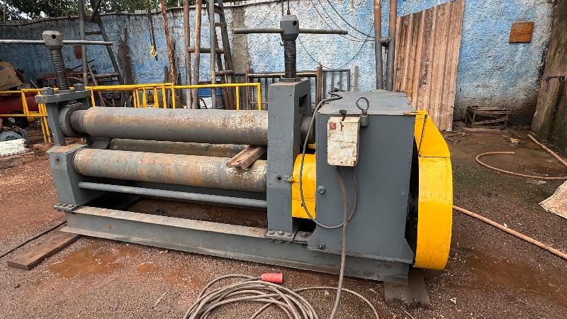 CALANDRA DE 1.60M DE COMPRIMENTO; EIXOS DE 10 POLEGADAS; DOBRA CHAPA ATÉ 1/4